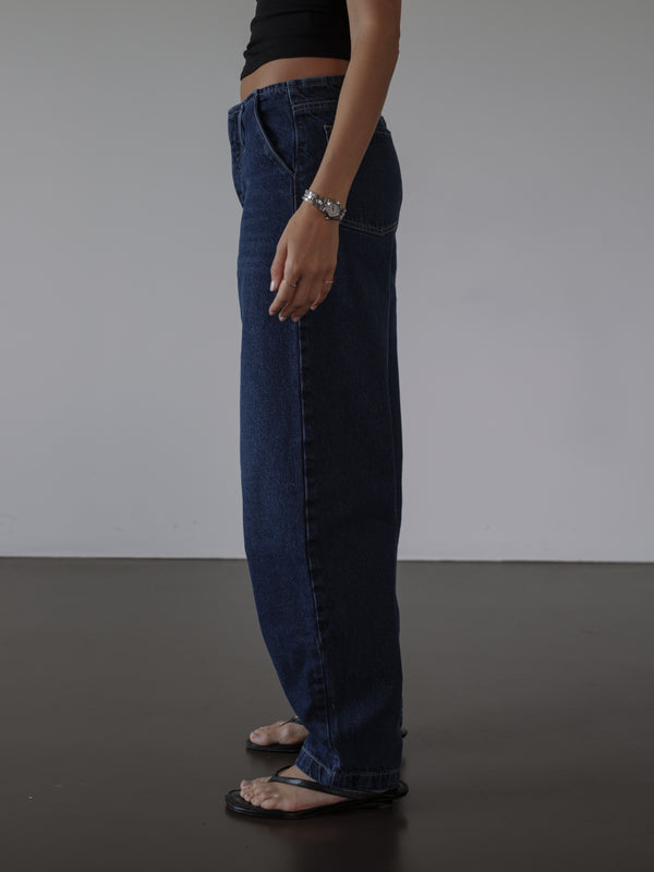 SARTORIAL BARREL JEAN - SPACE BLUE