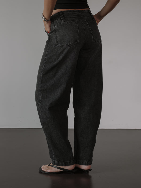 SARTORIAL BARREL JEAN - BLACK PEPPER