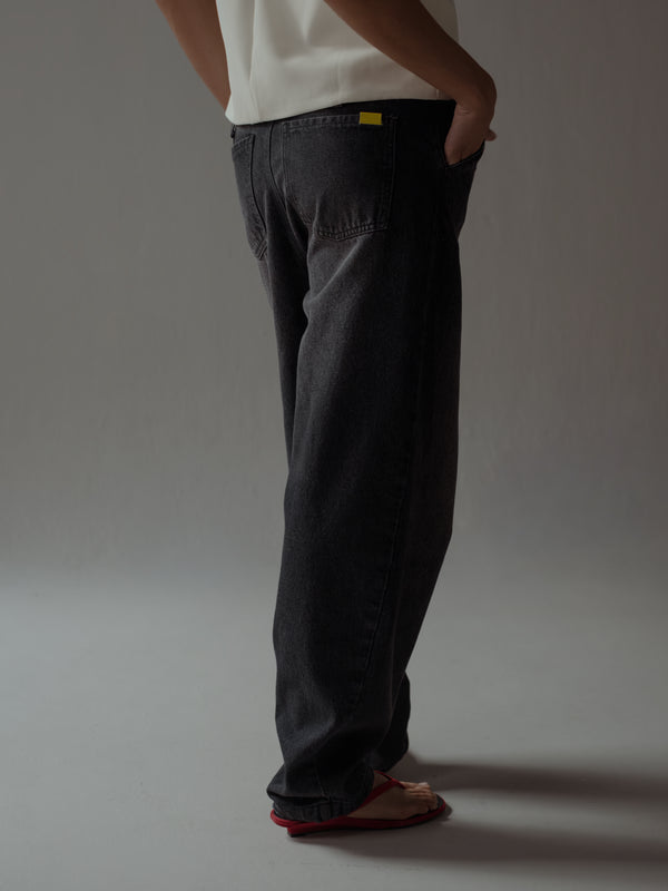 SARTORIAL BARREL JEAN - BLACK PEPPER