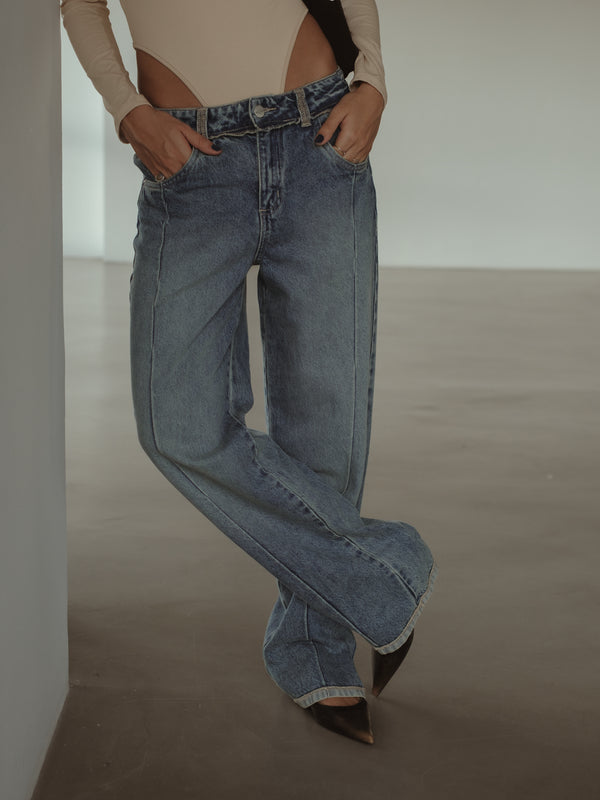 SPLIT LEG STRAIGHT JEAN - SOFT CLASSIC BLUE