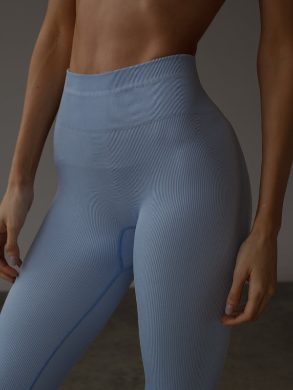 BOLD SEAMLESS LEGGINGS - BABY BLUE