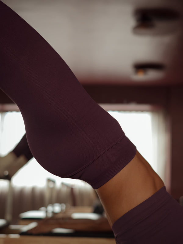 ELEVATE SEAMLESS LEGGINGS - CRANBERRY