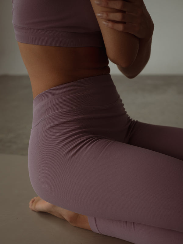 ELEVATE SEAMLESS LEGGINGS - COSMETIC PINK