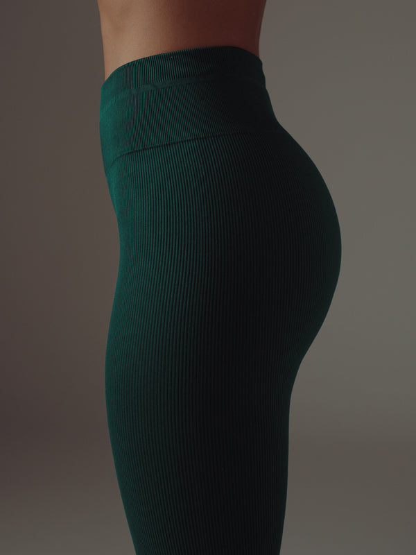 BOLD SEAMLESS LEGGINGS - PINE GREEN