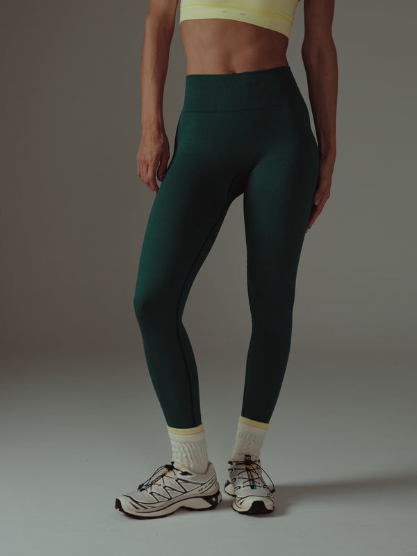 BOLD SEAMLESS LEGGINGS - PINE GREEN