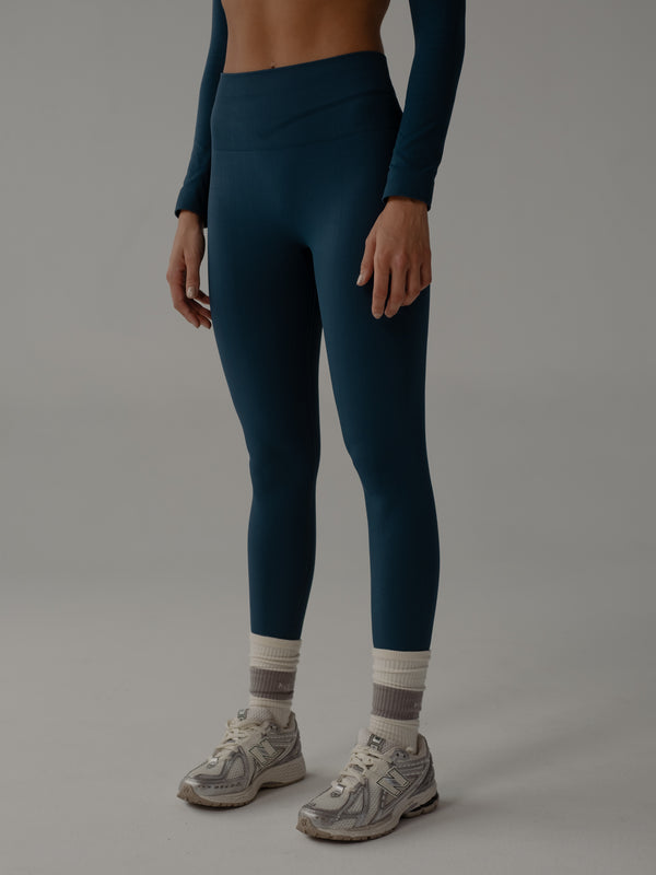 V SEAMLESS LEGGINGS - MIDNIGHT