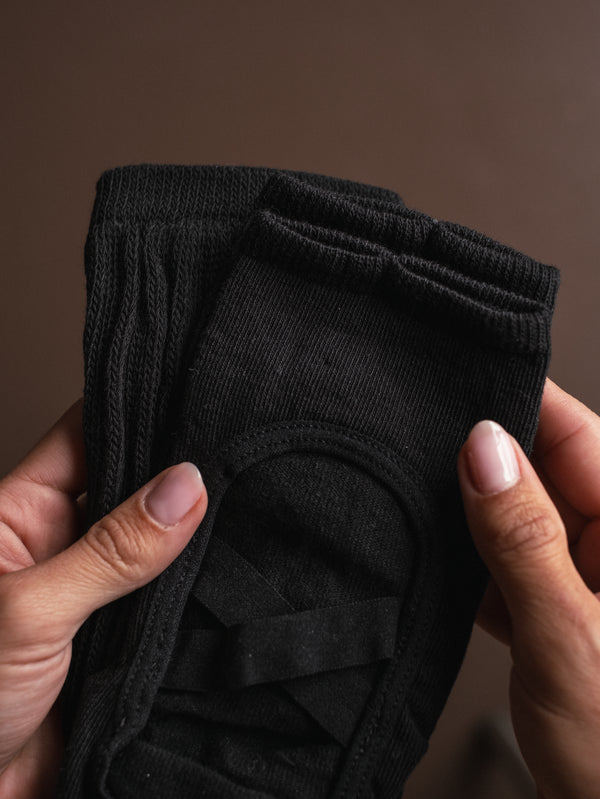 BALANCE GRIP SOCKS - BLACK