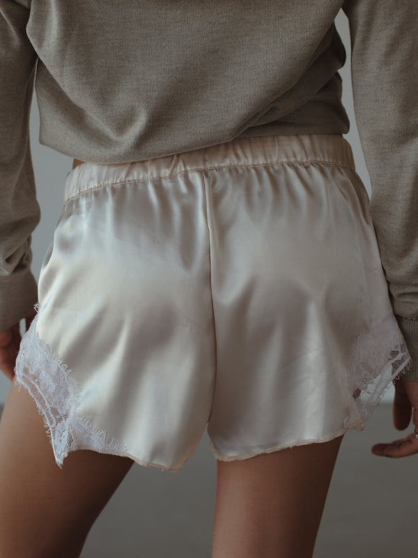 BLONDE MINI SHORT - SOFT WHITE