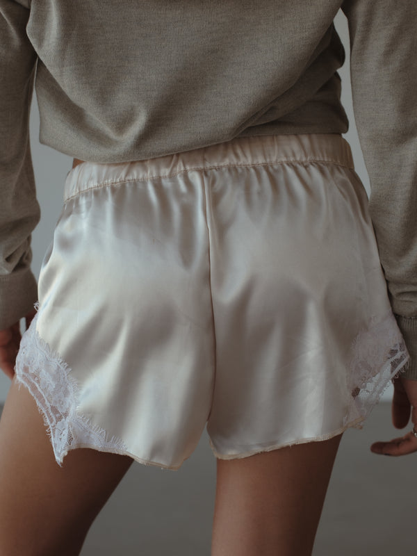 BLONDE MINI SHORT - SOFT WHITE