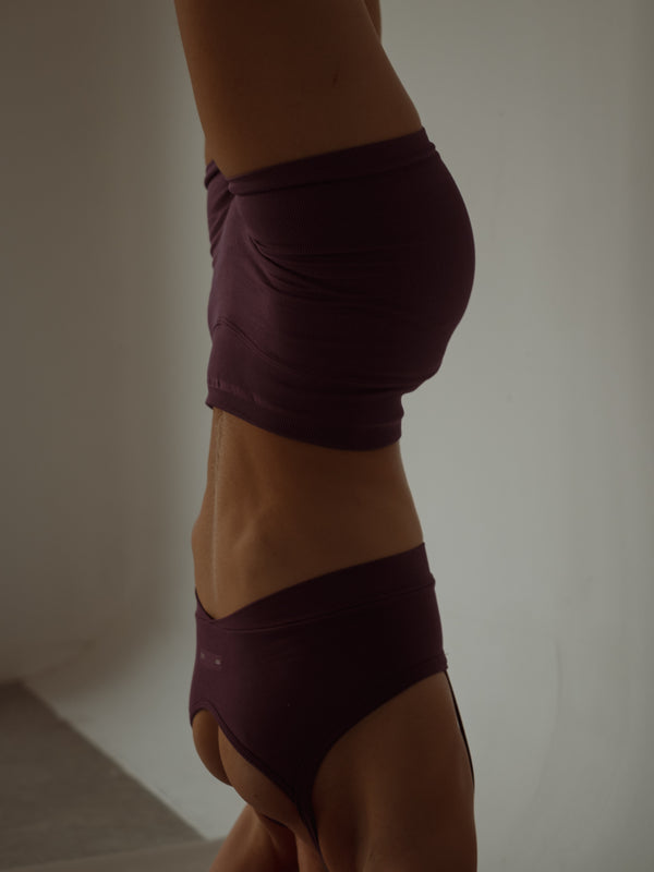 ELEVATE SEAMLESS MINI SHORT - CRANBERRY