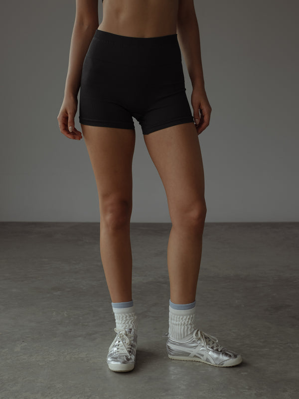 BOLD SEAMLESS MINI SHORT - SHADOW