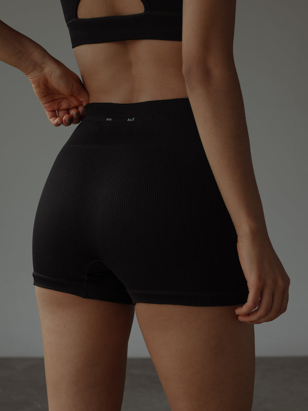 BOLD SEAMLESS MINI SHORT - SHADOW