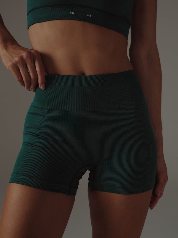 BOLD SEAMLESS MINI SHORT - PINE GREEN