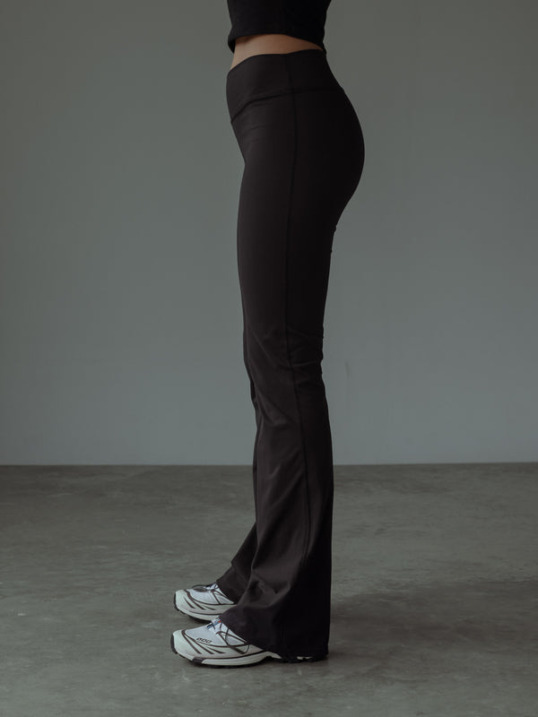 SOFT FLARE PANT - BLACK