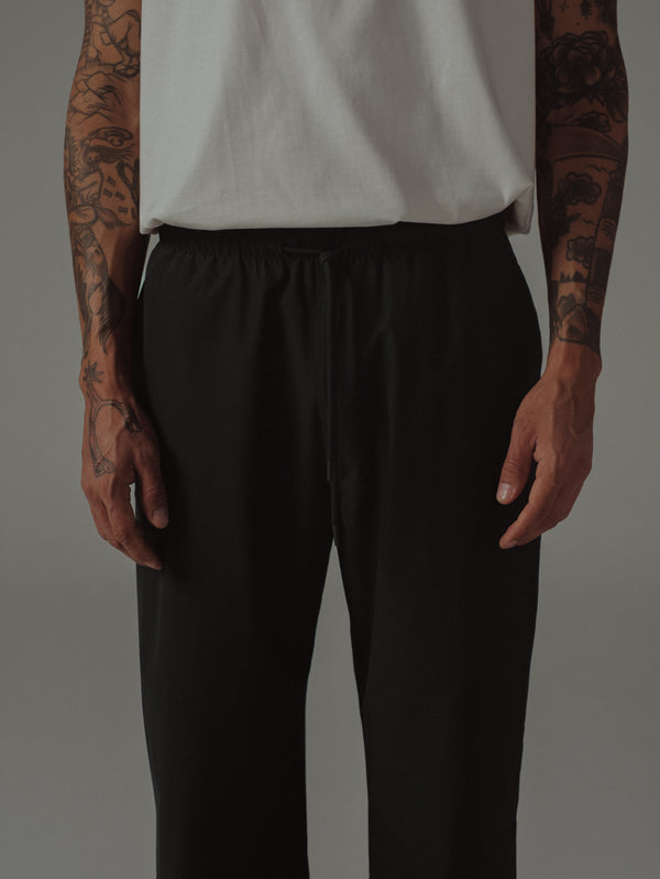 PARACHUTE SPORTS PANTS - BLACK