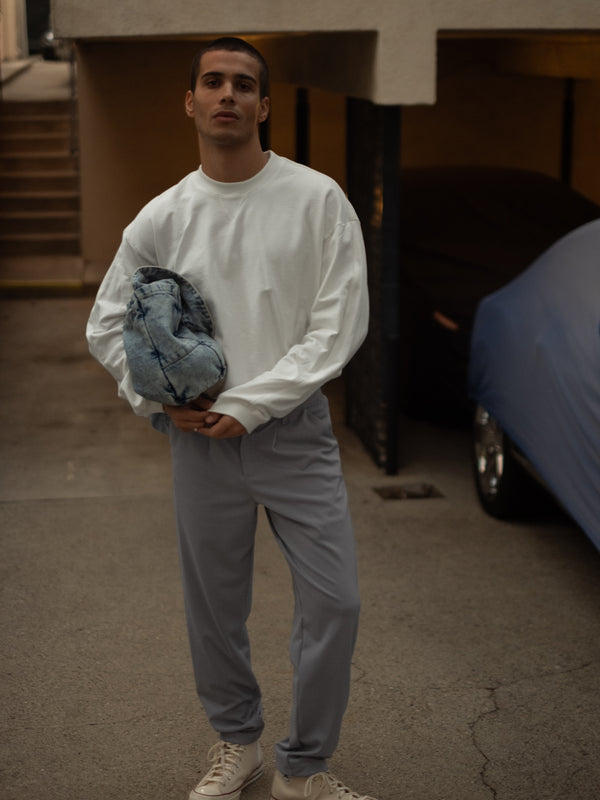 PLEATED FLOWY TROUSER - LIGHT GRAY