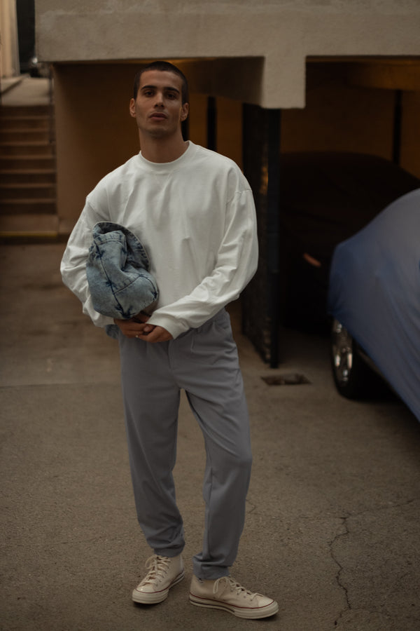 PLEATED FLOWY TROUSER - LIGHT GRAY