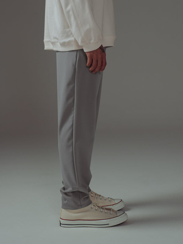 PLEATED FLOWY TROUSER - LIGHT GRAY