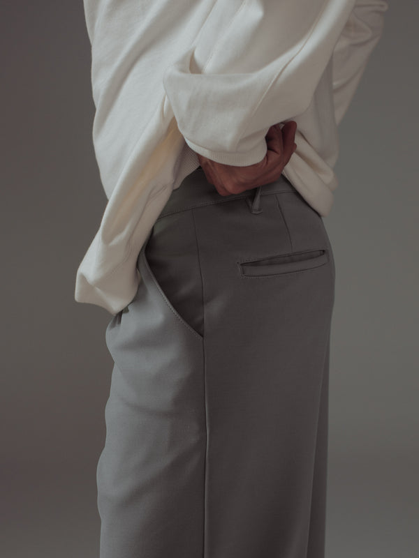 PLEATED FLOWY TROUSER - LIGHT GRAY