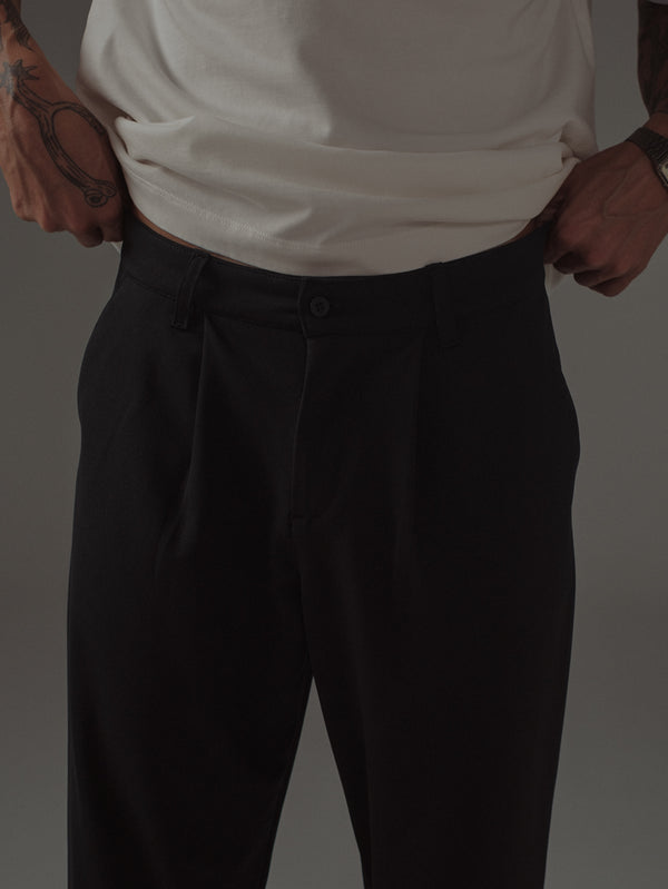 PLEATED FLOWY TROUSER - BLACK