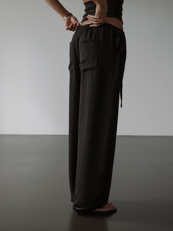 BREEZY SLOUCHY PANTS - BLACK