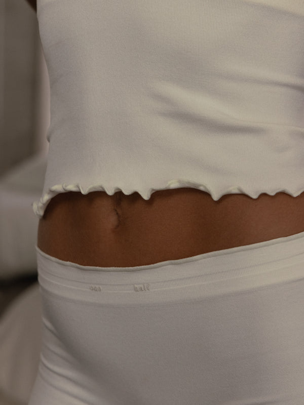 RUCHED SEAMLESS SET - SOFT WHITE
