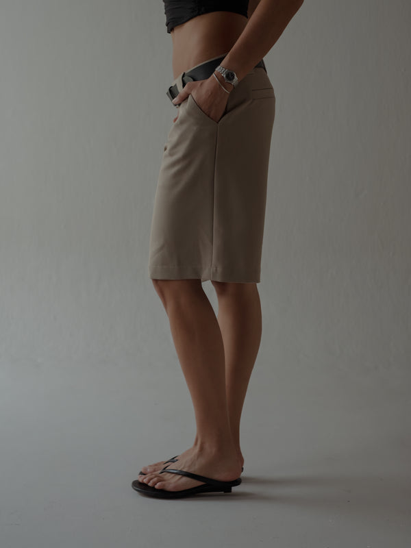 LONG CLASSIC SHORTS - TAUPE