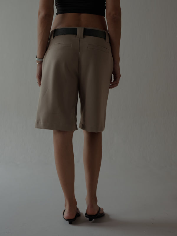 LONG CLASSIC SHORTS - TAUPE