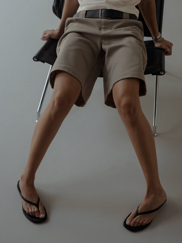 LONG CLASSIC SHORTS - TAUPE