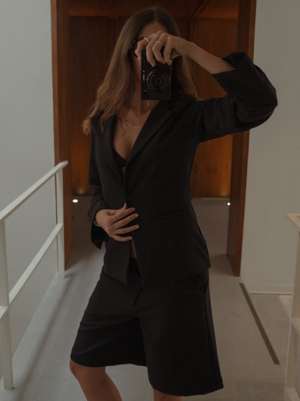 LONG CLASSIC SHORTS - BLACK