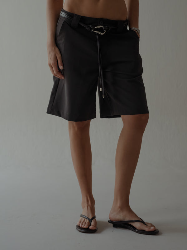 LONG CLASSIC SHORTS - BLACK