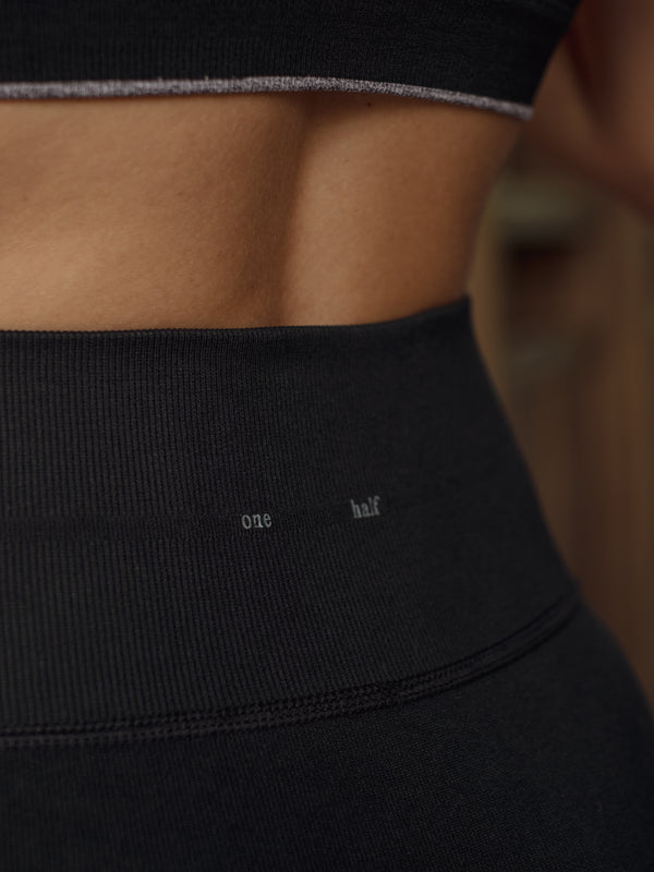 SHAPER SEAMLESS SHORT - SHADOW