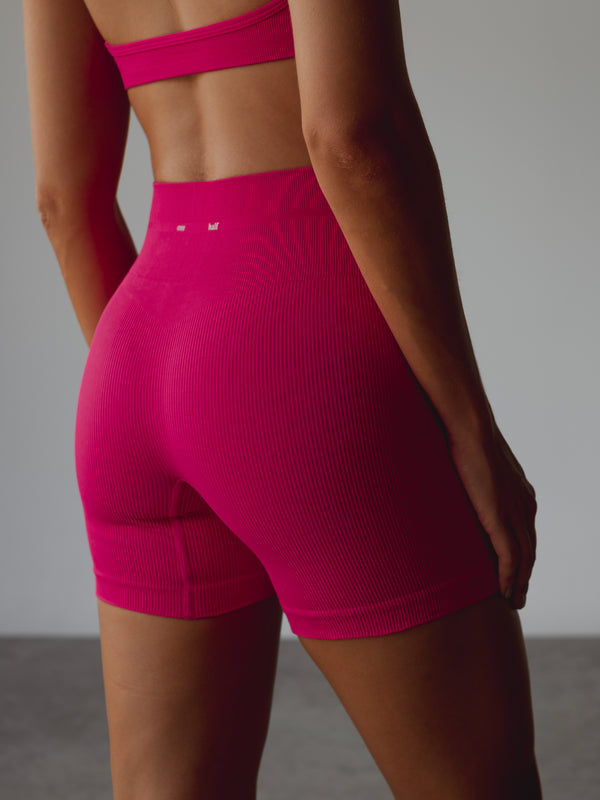 BLAZE SEAMLESS SHORT - FUCSIA