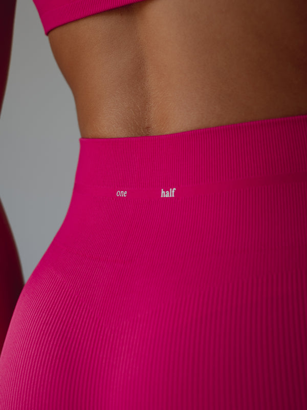 BLAZE SEAMLESS SHORT - FUCSIA