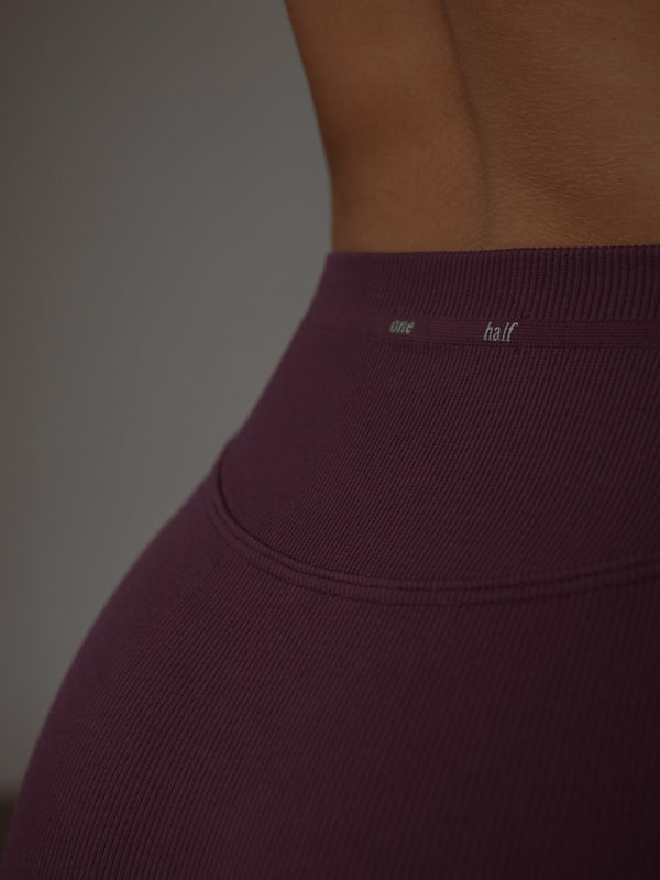 ELEVATE SEAMLESS SHORT - CRANBERRY