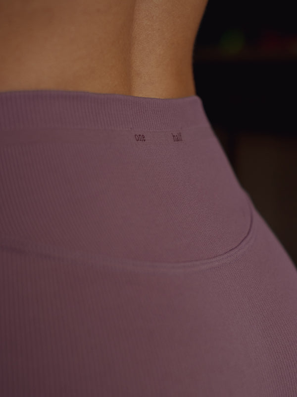 ELEVATE SEAMLESS SHORT - COSMETIC PINK