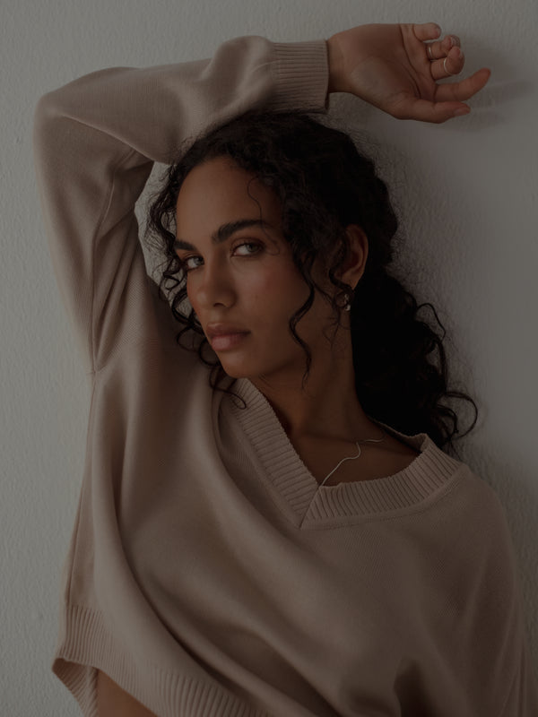 ONE HALF V-NECK KNIT SWEATER - NATURAL COTTON