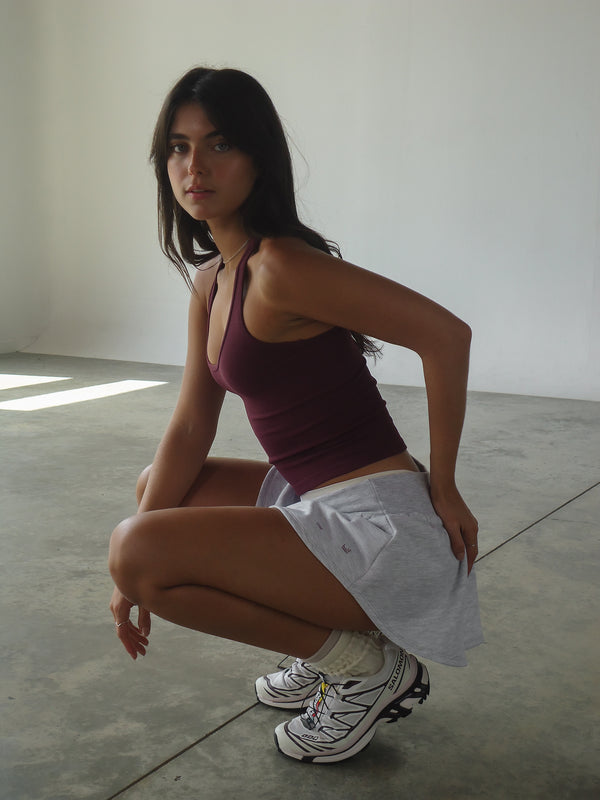 V NECK SEAMLESS TANK TOP - CRANBERRY
