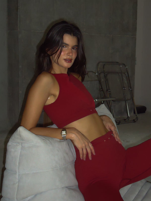 CLEAN LINES SEAMLESS TOP - RED UNDERTONE