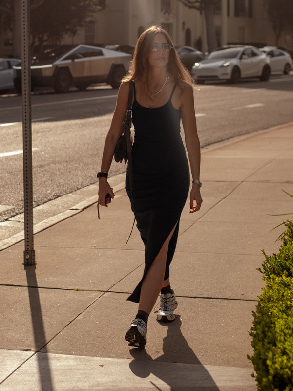 ESSENTIAL LONG DRESS - BLACK