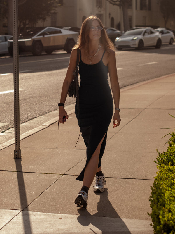 ESSENTIAL LONG DRESS - BLACK