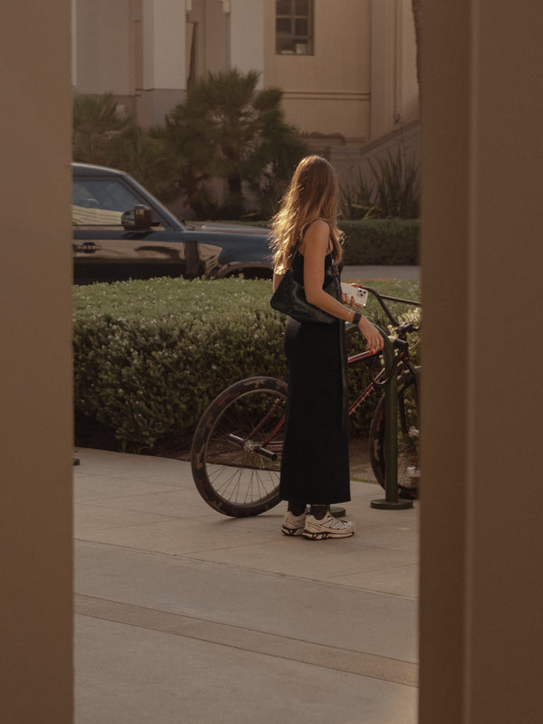 ESSENTIAL LONG DRESS - BLACK